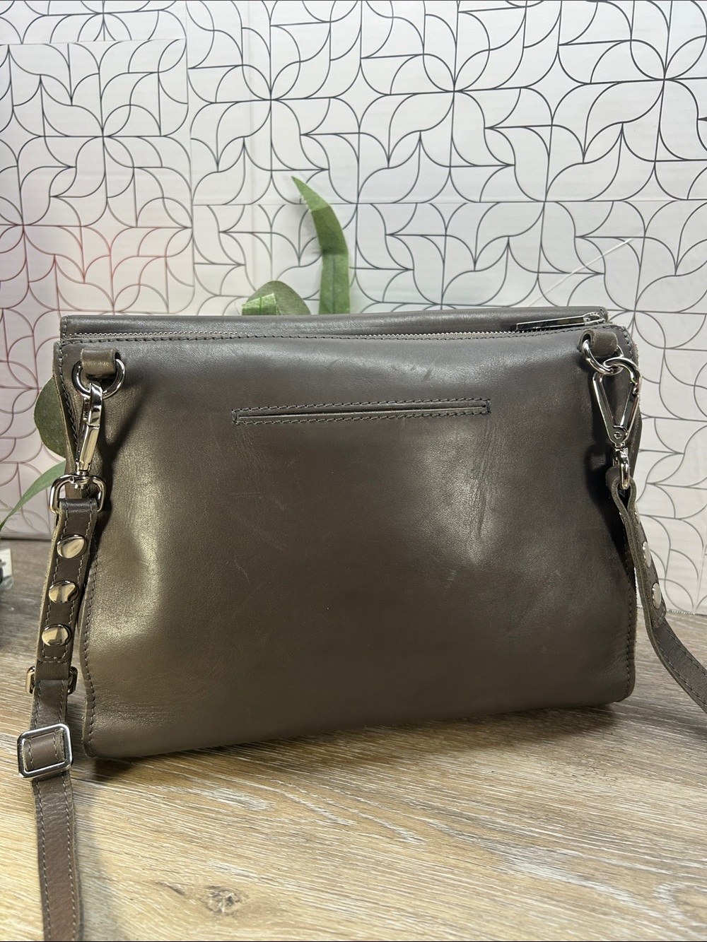 4988 Hammitt Crossbody or Shoulder Bag Interior 934988 - Picture 2 of 12